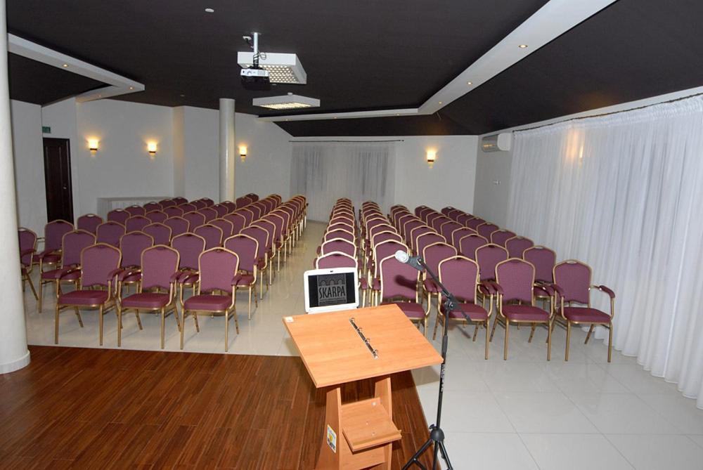 Hotel Skarpa เซย์นี ภายนอก รูปภาพ